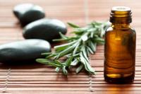 La natura ci ha fornito di tantissimi oli preziosi per i capelli. Erbolario.